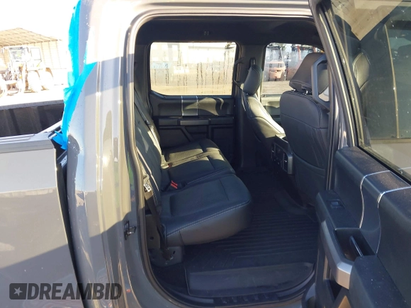 2018 Ford F-150 XL z VIN 1FTEW1EP8JFD63788, wystawiony jako IAAI lot #42252446 z przebiegiem 52 611 mil mil oraz . Historia ofert i sprzedaży dostępna na DreamBid. Obrazek 8.
