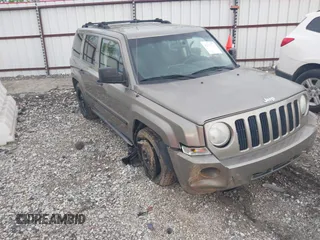 2008 Jeep Patriot Sport z VIN 1J8FF28WX8D681472, wystawiony jako IAAI lot #42177131 z przebiegiem 154 961 mil mil oraz . Historia ofert i sprzedaży dostępna na DreamBid. Obrazek 1.