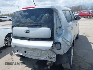 2018 Kia Soul + with VIN KNDJP3A53J7510640, listed as a IAAI auction lot 42061530 with 62,068 mi miles. Bid and sale history available at carsss.com. Image 17.