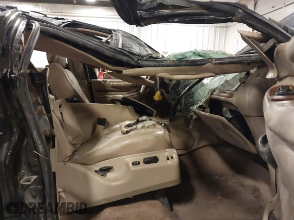 2001 Lincoln Navigator with VIN 5LMFU28A11LJ03590, listed as a IAAI auction lot 42442449 with Not provided miles and . Bid and sale history available at DreamBid. Image 5.