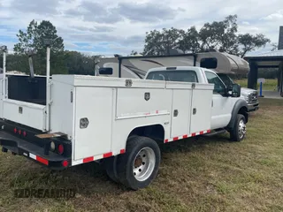 2016 Ford F-550 XL with VIN 1FDUF5GY3GEB54493, listed as a Copart auction lot 81772304 with 258,961 mi miles and Clean Title. Bid and sale history available at carsss.com. Image 4.