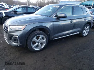 2024 Audi Q5 S line Premium Plus with VIN WA1EAAFYXR2138646, listed as a Copart auction lot 42294595 with 3,378 mi miles and Salvage Title. Bid and sale history available at carsss.com. Image 1.