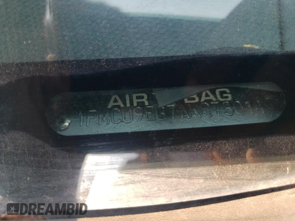 2010 Ford Escape Limited z VIN 1FMCU9EG7AKC73014, wystawiony jako Copart lot #59350805 z przebiegiem 53 032 mil mil oraz Szkoda całkowita • Salvage title. Historia ofert i sprzedaży dostępna na DreamBid. Obrazek 12.