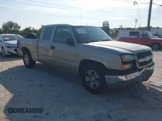 2003 Chevrolet Silverado 1500 LS with VIN 2GCEC19XX31244508, listed as a IAAI auction lot 42052595 with 164,683 mi miles. Bid and sale history available at carsss.com. Image 1.