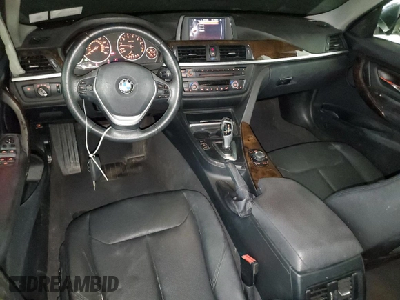 2015 BMW 3 Series 328i z VIN WBA3A5G55FNP34635, wystawiony jako Copart lot #60040115 z przebiegiem 167 589 mil mil oraz Szkoda całkowita • Salvage title. Historia ofert i sprzedaży dostępna na DreamBid. Obrazek 8.