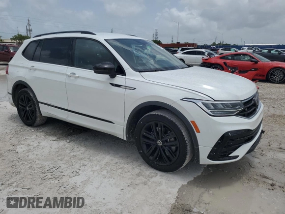 2022 Volkswagen Tiguan SE R-Line Black with VIN 3VVCB7AX7NM022952, listed as a Copart auction lot 62689115 with 16,119 mi miles and Salvage title. Bid and sale history available at DreamBid. Image 4.