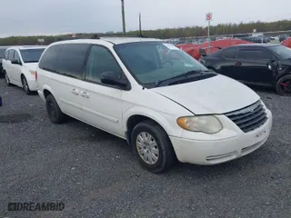 2005 Chrysler Town & Country LX with VIN 2C4GP44R65R151982, listed as a IAAI auction lot 41985350 with NaN miles. Bid and sale history available at carsss.com. Image 1.