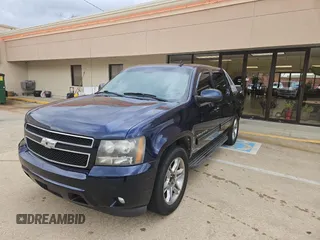 2010 Chevrolet Avalanche LT with VIN 3GNNCFE09AG124832, listed as a Copart auction lot 81128834 with 136,595 mi miles and Clean Title. Bid and sale history available at carsss.com. Image 2.