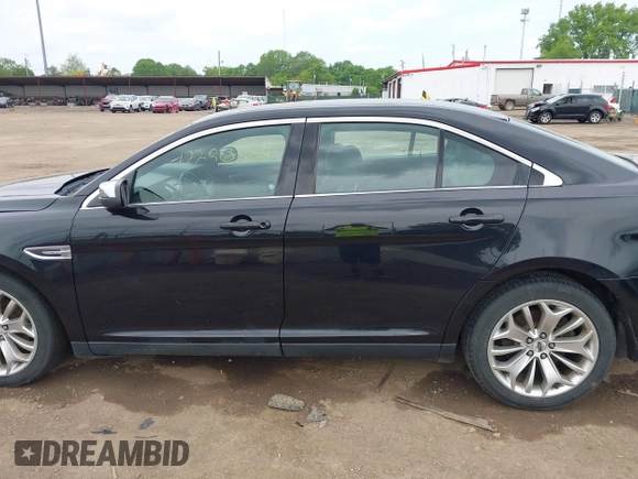 2019 Ford Taurus Limited z VIN 1FAHP2F82KG111088, wystawiony jako IAAI lot #42280384 z przebiegiem 97 961 mil mil oraz . Historia ofert i sprzedaży dostępna na DreamBid. Obrazek 15.