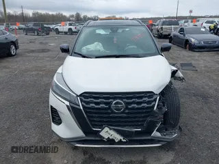 2021 Nissan Kicks SR z VIN 3N1CP5DV2ML492750, wystawiony jako IAAI lot #41918321 z przebiegiem 40 634 mil mil oraz . Historia ofert i sprzedaży dostępna na DreamBid. Obrazek 12.