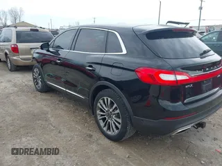 2017 Lincoln MKX Reserve z VIN 2LMPJ8LR7HBL31673, wystawiony jako IAAI lot #42202188 z przebiegiem 80 646 mil mil oraz . Historia ofert i sprzedaży dostępna na DreamBid. Obrazek 3.
