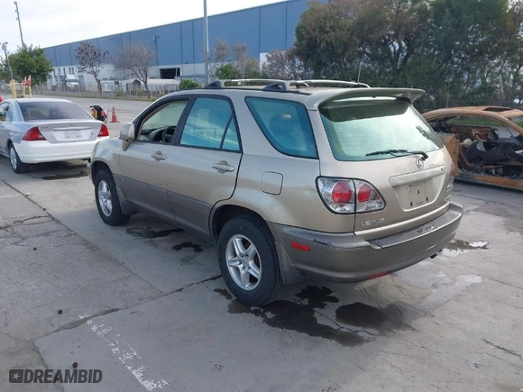 2001 Lexus RX 300 with VIN JTJHF10U210218191, listed as a IAAI auction lot 41622329 with 179,137 mi miles. Bid and sale history available at carsss.com. Image 3.
