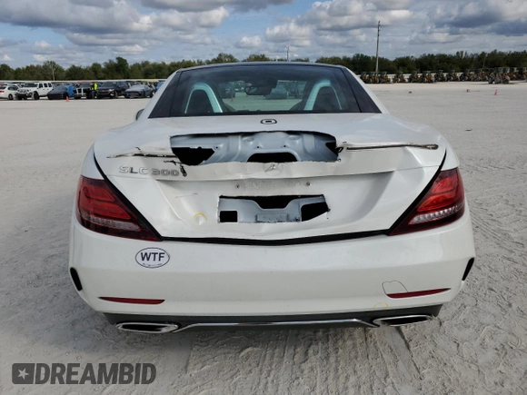2017 Mercedes-Benz SLC 300 z VIN WDDPK3JA7HF138747, wystawiony jako Copart lot #86614014 z przebiegiem 36 199 mil mil oraz Szkoda całkowita • Salvage title. Historia ofert i sprzedaży dostępna na DreamBid. Obrazek 6.