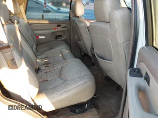 2003 GMC Yukon SLT with VIN 1GKEC13Z43J102238, listed as a IAAI auction lot 41618837 with 371,562 mi miles. Bid and sale history available at carsss.com. Image 8.