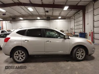 2011 Nissan Rogue SV z VIN JN8AS5MV2BW252693, wystawiony jako IAAI lot #42217693 z przebiegiem 154 278 mil mil oraz . Historia ofert i sprzedaży dostępna na DreamBid. Obrazek 14.