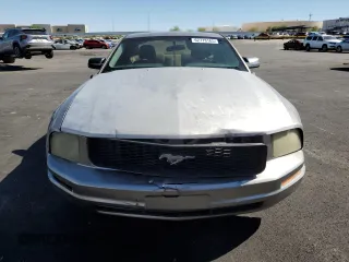 2008 Ford Mustang Deluxe with VIN 1ZVHT80N585136950, listed as a Copart auction lot 62778165 with 140,395 mi miles and Clean title. Bid and sale history available at DreamBid. Image 5.