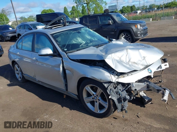 2014 BMW 3 Series 328i xDrive с VIN WBA3B5C55EF599510, выставлен на аукционе IAAI как лот 42333132 с пробегом 180 588 миль миль и . История ставок и продаж доступна на DreamBid. Изображение 1.