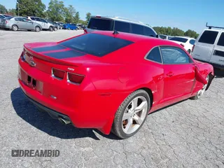 2010 Chevrolet Camaro 2SS z VIN 2G1FK1EJ0A9184965, wystawiony jako IAAI lot #37813703 z przebiegiem 134 124 mil mil oraz . Historia ofert i sprzedaży dostępna na DreamBid. Obrazek 4.