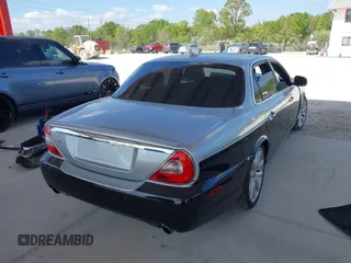 2008 Jaguar XJ with VIN SAJWA79B48SH22788, listed as a IAAI auction lot 41530902 with 124,334 mi miles. Bid and sale history available at carsss.com. Image 4.