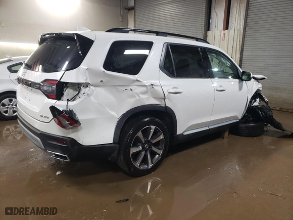 2023 Honda Pilot Elite with VIN 5FNYG1H89PB005675, listed as a Copart auction lot 44009895 with 35,514 mi miles and Salvage Title. Bid and sale history available at carsss.com. Image 3.