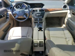 2012 Mercedes-Benz C 300 Sport z VIN WDDGF8BB6CA540760, wystawiony jako Copart lot #63679585 z przebiegiem 199 160 mil mil oraz Szkoda całkowita • Salvage title. Historia ofert i sprzedaży dostępna na DreamBid. Obrazek 8.