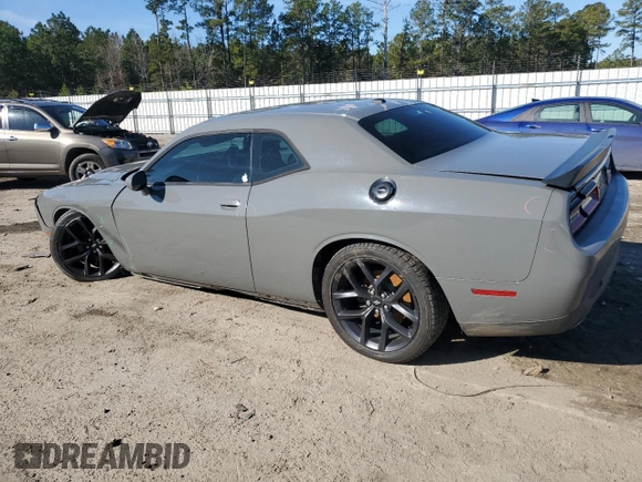 2019 Dodge Challenger SXT z VIN 2C3CDZAG4KH521999, wystawiony jako Copart lot #42093645 z przebiegiem 83 704 mil mil oraz Szkoda całkowita • Salvage title. Historia ofert i sprzedaży dostępna na DreamBid. Obrazek 2.