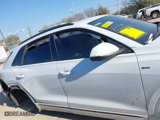 2019 Audi Q8 Premium Plus with VIN WA1EVAF10KD004259, listed as a IAAI auction lot 41670897 with 73,265 mi miles. Bid and sale history available at carsss.com. Image 13.