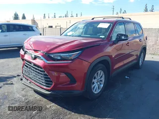 2024 Toyota Highlander XLE z VIN 5TDAAAA53RS008265, wystawiony jako IAAI lot #41626322 z przebiegiem 20 080 mil mil oraz . Historia ofert i sprzedaży dostępna na DreamBid. Obrazek 2.