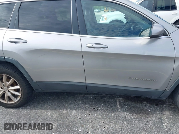 2016 Jeep Cherokee Limited with VIN 1C4PJLDB5GW164781, listed as a IAAI auction lot 42806344 with 137,283 mi miles and . Bid and sale history available at DreamBid. Image 18.