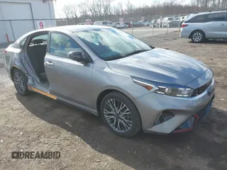 2023 Kia Forte GT-Line z VIN 3KPF54AD4PE553188, wystawiony jako IAAI lot #41847958 z przebiegiem 27 820 mil mil oraz . Historia ofert i sprzedaży dostępna na DreamBid. Obrazek 1.