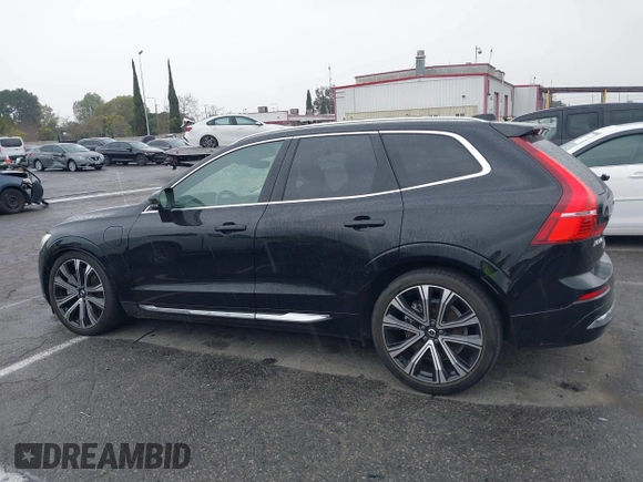2023 Volvo XC60 Recharge Plug-In Hybrid Ultimate Bright Theme with VIN YV4H60DA8P1336663, listed as a IAAI auction lot 41692103 with 19,028 mi miles. Bid and sale history available at carsss.com. Image 14.