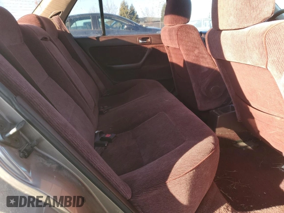 1992 Honda Accord LX z VIN JHMCB7651NC030132, wystawiony jako Copart lot #85348914 z przebiegiem 240 380 mil mil oraz Szkoda całkowita • Salvage title. Historia ofert i sprzedaży dostępna na DreamBid. Obrazek 10.