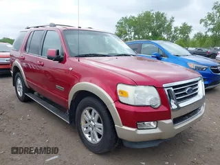 2007 Ford Explorer Eddie Bauer z VIN 1FMEU74887UB04138, wystawiony jako IAAI lot #42268119 z przebiegiem 262 610 mil mil oraz . Historia ofert i sprzedaży dostępna na DreamBid. Obrazek 1.