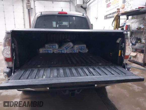 2014 Toyota Tacoma PreRunner with VIN 3TMJU4GNXEM164507, listed as a IAAI auction lot 42118984 with 183,101 mi miles and . Bid and sale history available at DreamBid. Image 18.