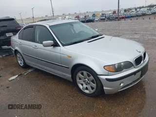 2004 BMW 3 Series 325i with VIN WBAEV33434KR33342, listed as a IAAI auction lot 41567253 with 197,674 mi miles. Bid and sale history available at carsss.com. Image 1.