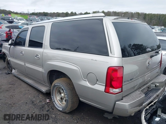 2005 Cadillac Escalade ESV z VIN 3GYFK66N55G224467, wystawiony jako IAAI lot #41352802 z przebiegiem Nie podano mil oraz . Historia ofert i sprzedaży dostępna na DreamBid. Obrazek 3.