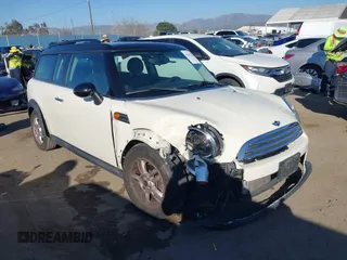 2012 MINI Clubman z VIN WMWZF3C58CT189866, wystawiony jako IAAI lot #41637796 z przebiegiem 97 073 mil mil oraz . Historia ofert i sprzedaży dostępna na DreamBid. Obrazek 1.