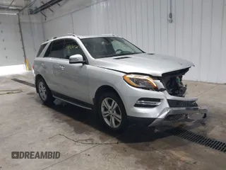 2015 Mercedes-Benz M ML 350 with VIN 4JGDA5HB5FA564792, listed as a IAAI auction lot 41649427 with 70,764 mi miles. Bid and sale history available at carsss.com. Image 1.