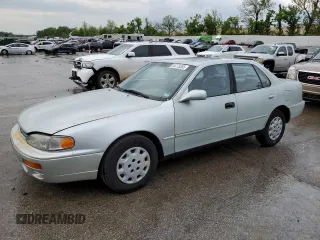 1995 Toyota Camry LE z VIN 4T1SK12E2SU617134, wystawiony jako Copart lot #54775365 z przebiegiem 305 046 mil mil oraz Szkoda całkowita • Salvage title. Historia ofert i sprzedaży dostępna na DreamBid. Obrazek 1.