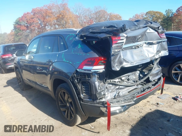 2022 Volkswagen Atlas SE with VIN 1V2JE2CA6NC208457, listed as a IAAI auction lot 40999391 with 40,409 mi miles and . Bid and sale history available at DreamBid. Image 3.