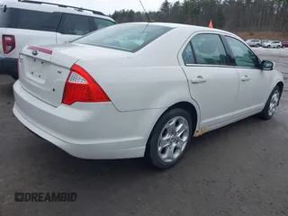 2010 Ford Fusion SE z VIN 3FAHP0HA2AR235714, wystawiony jako IAAI lot #41690933 z przebiegiem Nie podano mil oraz . Historia ofert i sprzedaży dostępna na DreamBid. Obrazek 4.