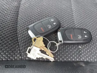 2017 Ram 1500 Night z VIN 1C6RR7MT3HS634288, wystawiony jako IAAI lot #40993931 z przebiegiem 138 341 mil mil oraz . Historia ofert i sprzedaży dostępna na DreamBid. Obrazek 11.
