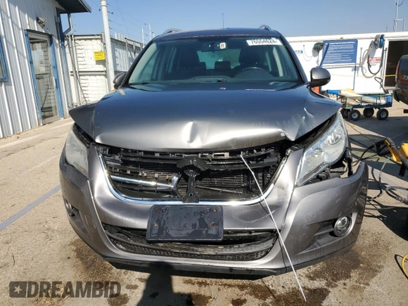 2010 Volkswagen Tiguan SEL with VIN WVGBV7AX2AW528700, listed as a Copart auction lot 76554624 with 134,566 mi miles and Salvage Title. Bid and sale history available at DreamBid. Image 5.