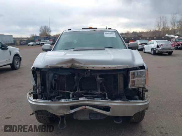 2013 GMC Sierra 2500HD SLT z VIN 1GT121C83DF202114, wystawiony jako IAAI lot #41669669 z przebiegiem 179 676 mil mil oraz . Historia ofert i sprzedaży dostępna na DreamBid. Obrazek 12.