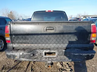 2000 Chevrolet Silverado 1500 LS with VIN 2GCEK19T1Y1112633, listed as a IAAI auction lot 41769926 with 87,690 mi miles. Bid and sale history available at carsss.com. Image 15.