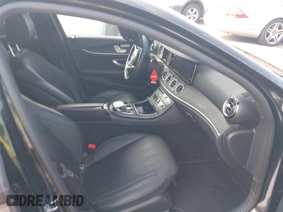 2019 Mercedes-Benz E-Class E 300 with VIN WDDZF4JB0KA600484, listed as a IAAI auction lot 41806241 with 43,038 mi miles. Bid and sale history available at carsss.com. Image 5.