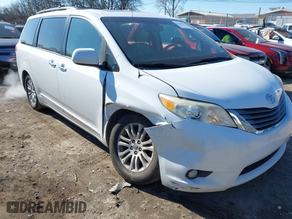 2013 Toyota Sienna XLE AAS z VIN 5TDYK3DC6DS372819, wystawiony jako IAAI lot #41395777 z przebiegiem 181 526 mil mil oraz . Historia ofert i sprzedaży dostępna na DreamBid. Obrazek 6.