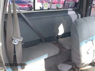 1992 Toyota Pickup DLX with VIN JT4RN93P5N5058671, listed as a IAAI auction lot 41712213 with 232,869 mi miles and . Bid and sale history available at DreamBid. Image 8.