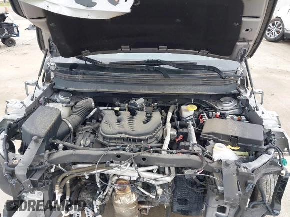 2018 Jeep Cherokee Latitude with VIN 1C4PJLCX7JD558850, listed as a IAAI auction lot 42199243 with 109,780 mi miles. Bid and sale history available at carsss.com. Image 10.