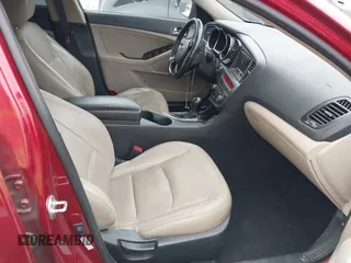 2013 Kia Optima EX z VIN 5XXGN4A74DG110086, wystawiony jako IAAI lot #40963304 z przebiegiem 137 377 mil mil oraz . Historia ofert i sprzedaży dostępna na DreamBid. Obrazek 5.